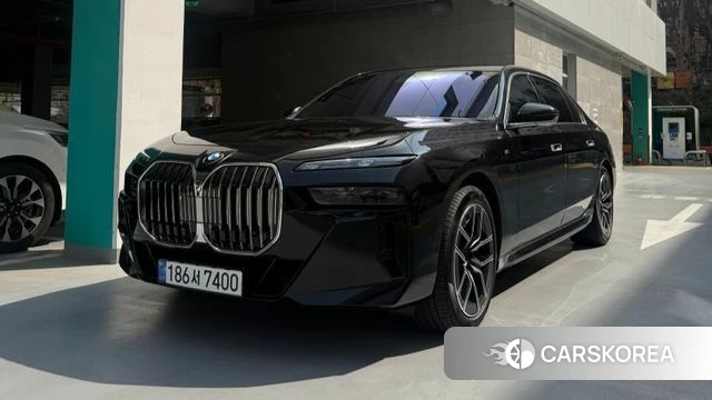 BMW 7 Series (G70) 2024 Черный из Кореи