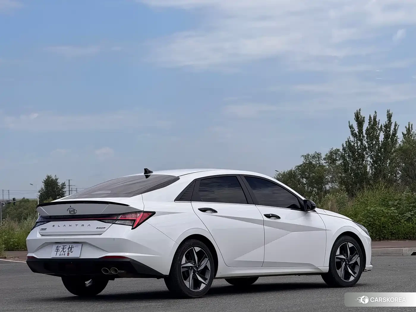 Hyundai Elantra 2023 Белый из Китая