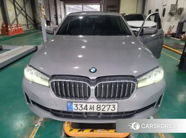BMW 5 Series (G30) 2021 Серебристо-серый из Кореи