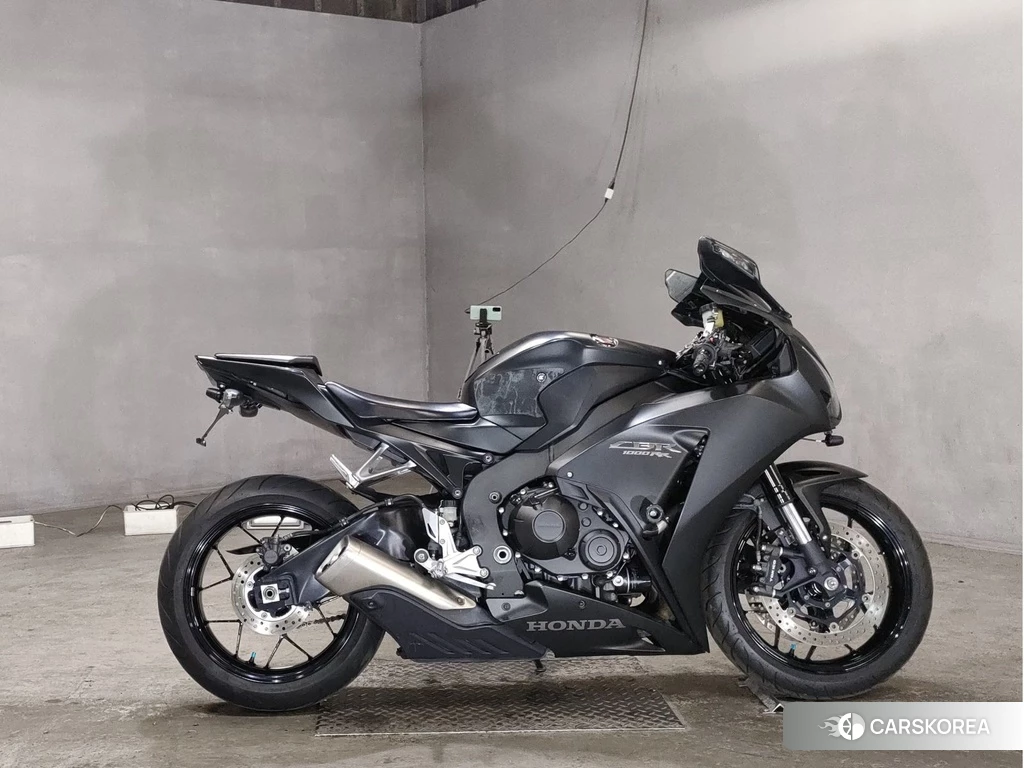 Проданный Honda CBR1000RR 2016 из Японии, фото 2