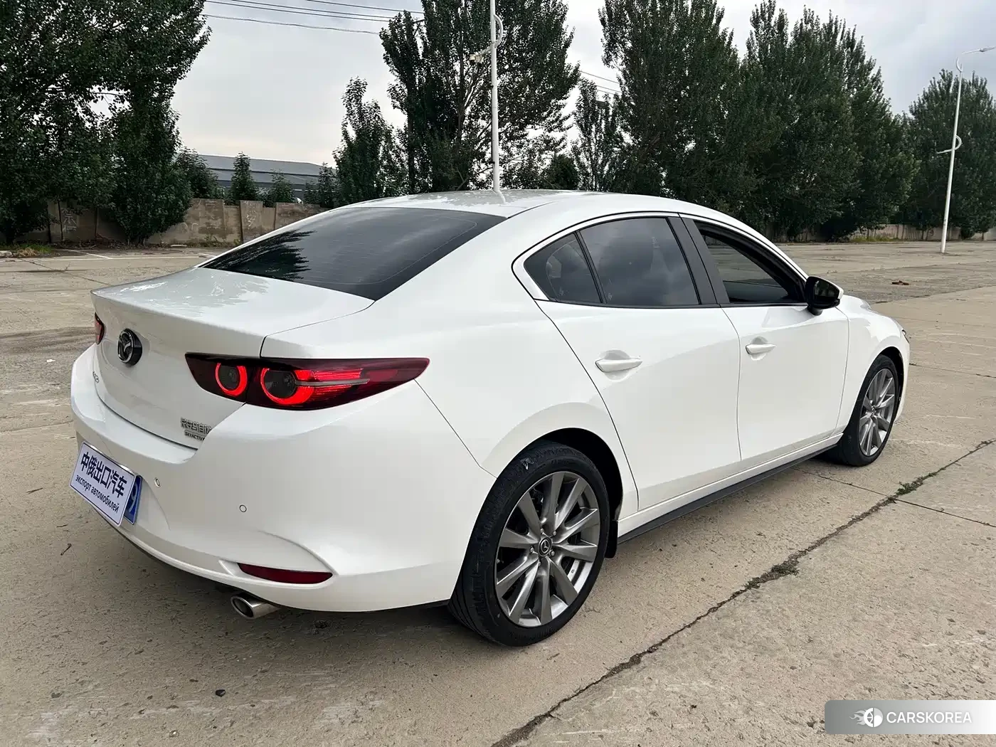 Mazda 3 2023 Белый из Китая