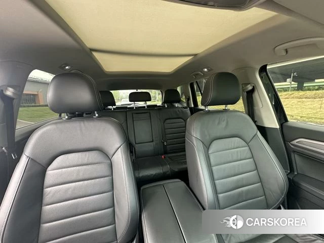 Volkswagen Tourang 2019 Черный из Китая