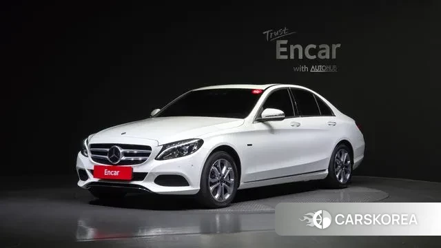 Mercedes-Benz C-Class W205 2018 Белый из Кореи