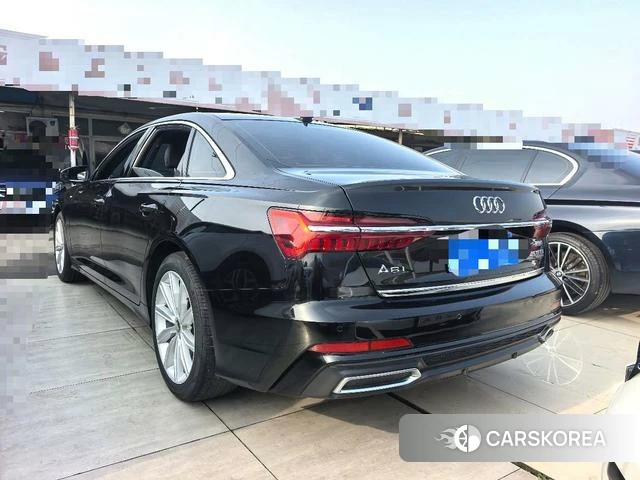 Audi A6L 2022 Черный из Китая