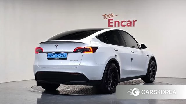 Tesla Model Y 2023 Белый из Кореи