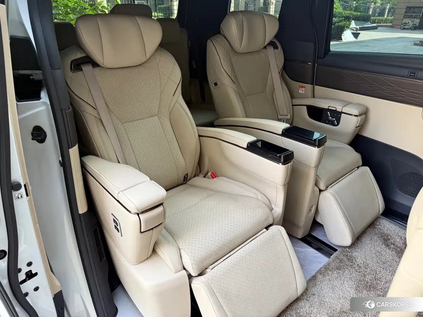 Toyota Vellfire 2025 Белый из Китая