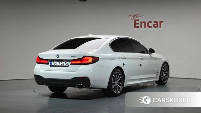 BMW 5 Series (G30) 2023 Белый из Кореи