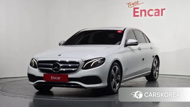 Mercedes-Benz E-Class W213 2019 Белый из Кореи