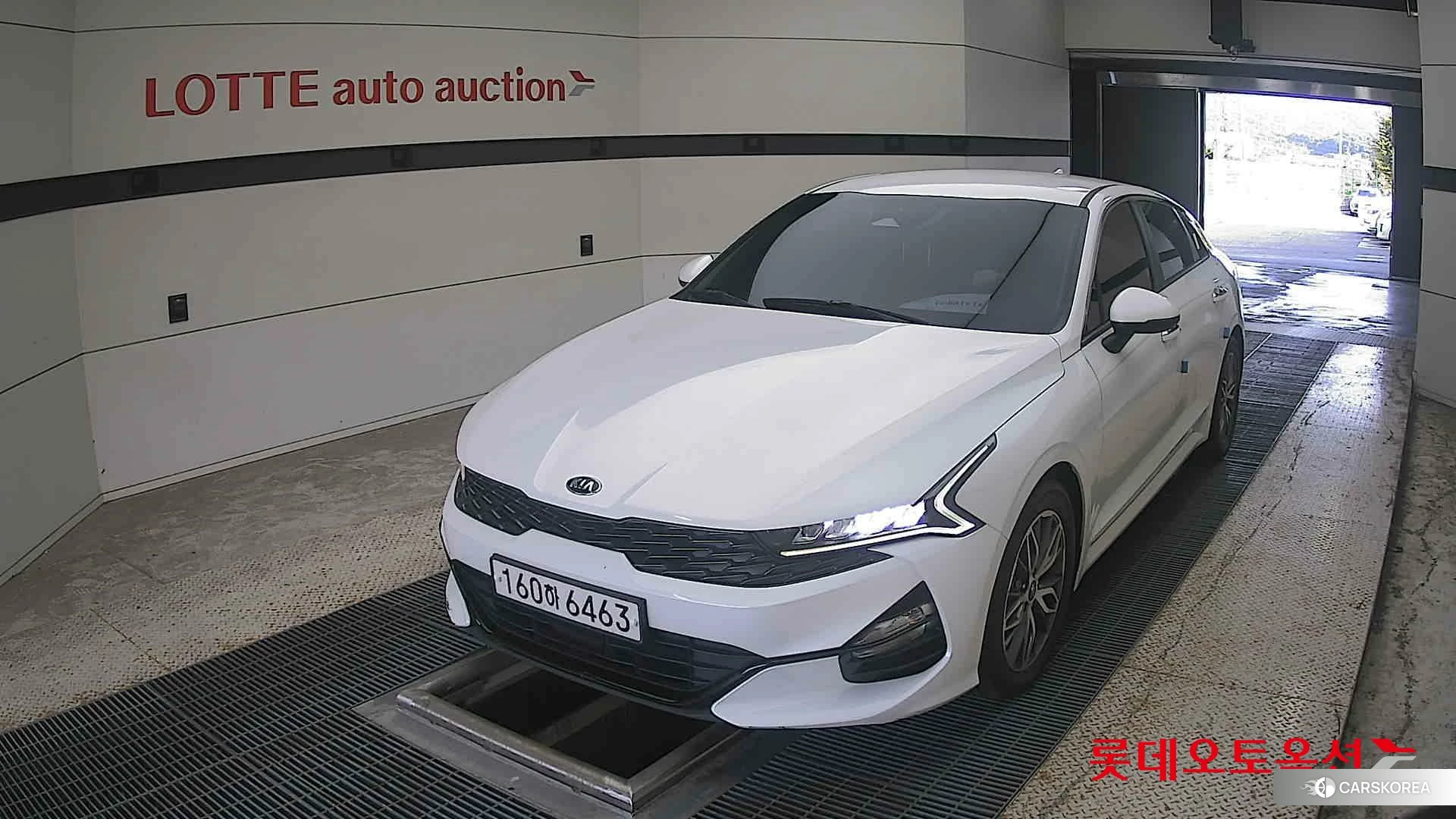 Kia K5 2021 Snow White Pearl (optional) из Кореи