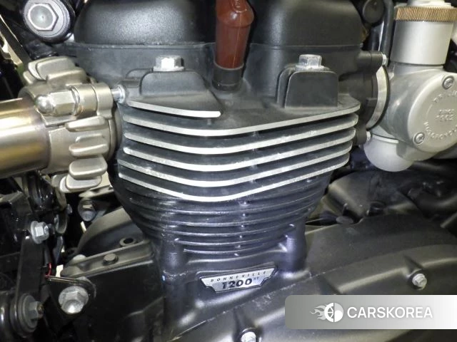 Engine photo