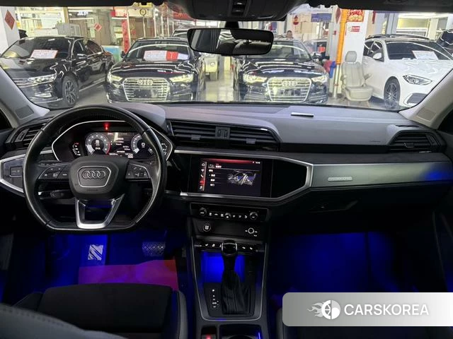 Audi Q3 2021 Темно-серый из Китая