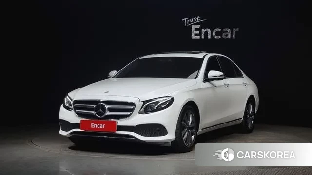 Mercedes-Benz E-Class W213 2018 Белый из Кореи
