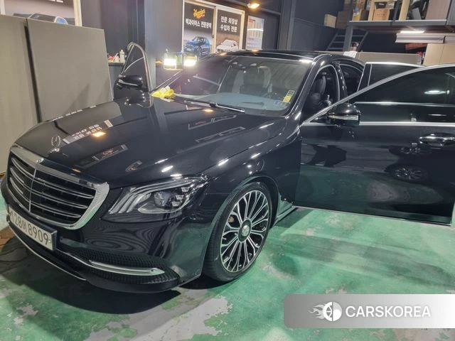 Mercedes-Benz S-Class W222 2018 Черный из Кореи