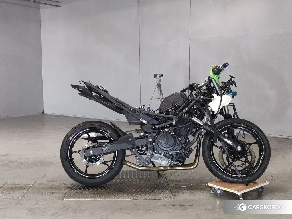 Проданный Kawasaki NINJA 400 2021 из Японии, фото 2