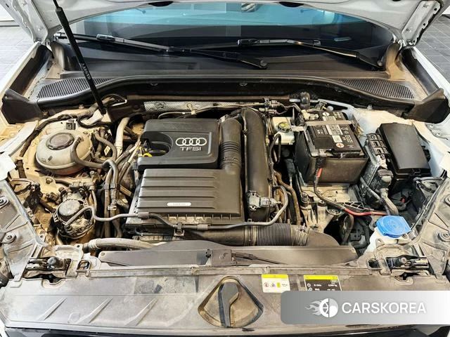 Audi Q2L 2021 Белый из Китая