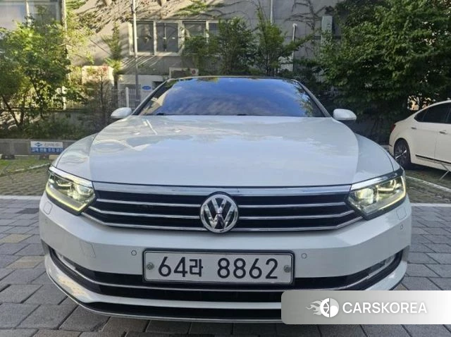 Volkswagen Passat GT (B8) 2018 Белый из Кореи