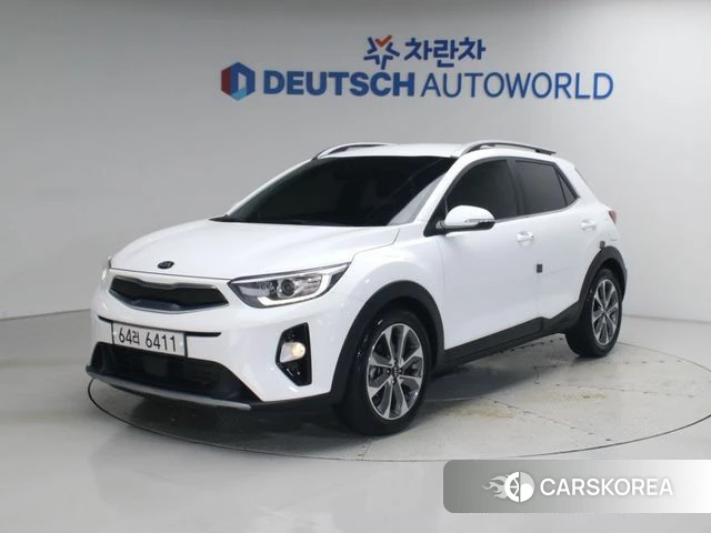 Kia Stonic 2019 Белый из Кореи