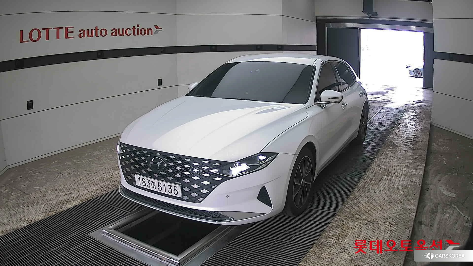 Hyundai Grandeur 2022 Creamy White Pearl (optional) из Кореи