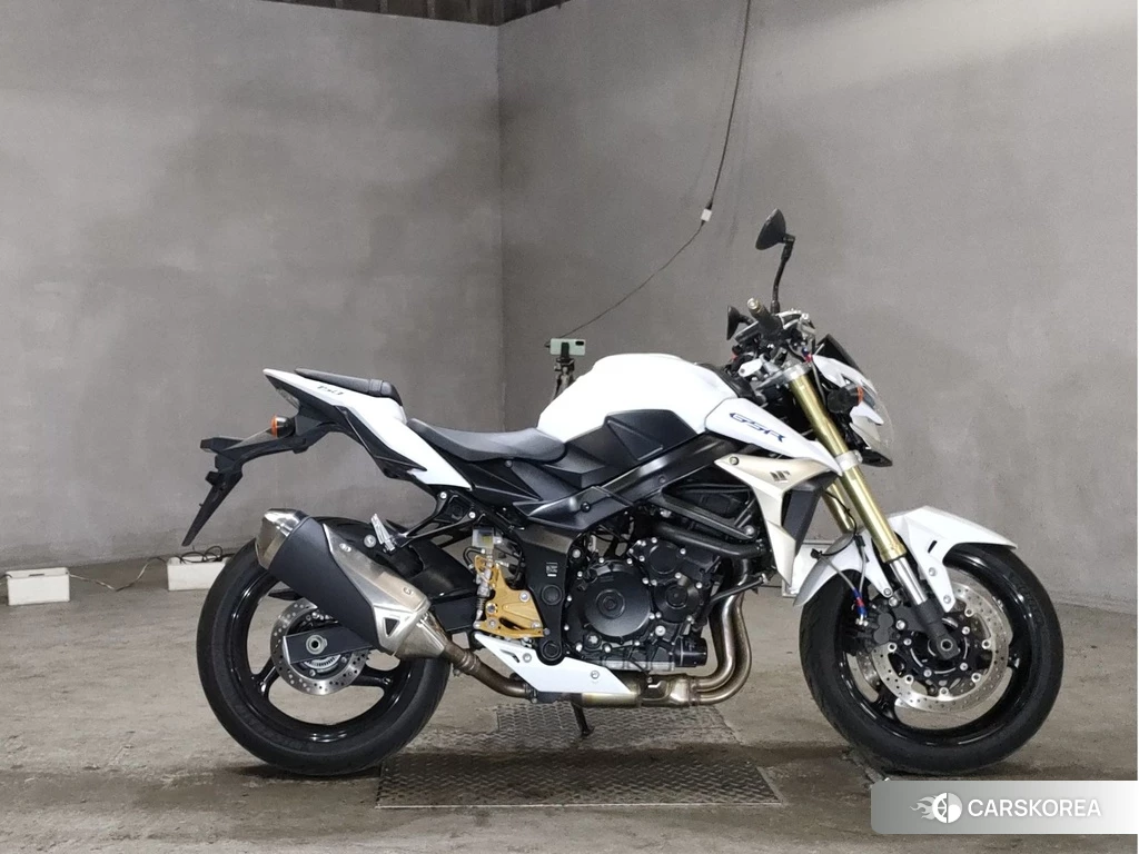Проданный Suzuki GSR750 2013 из Японии, фото 2