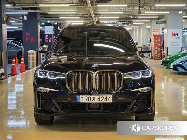 BMW X7 (G07) 2021 Черный из Кореи