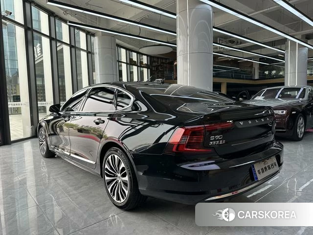 Volvo S90 2024 Черный из Китая