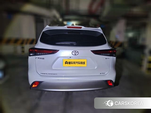 Toyota Highlander 2024 Белый из Китая