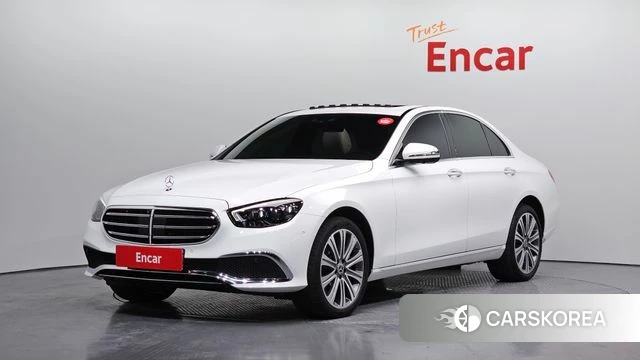 Mercedes-Benz E-Class W213 2023 Белый из Кореи