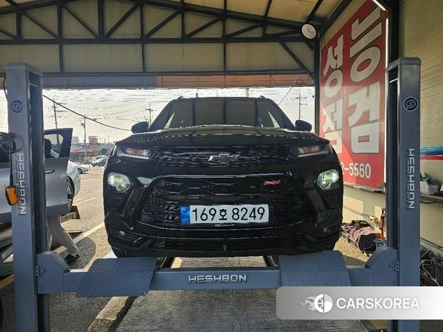 Chevrolet (GM Daewoo) Trailblazer 2022 Черный из Кореи