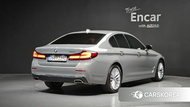 BMW 5 Series (G30) 2021 Серебристо-серый из Кореи
