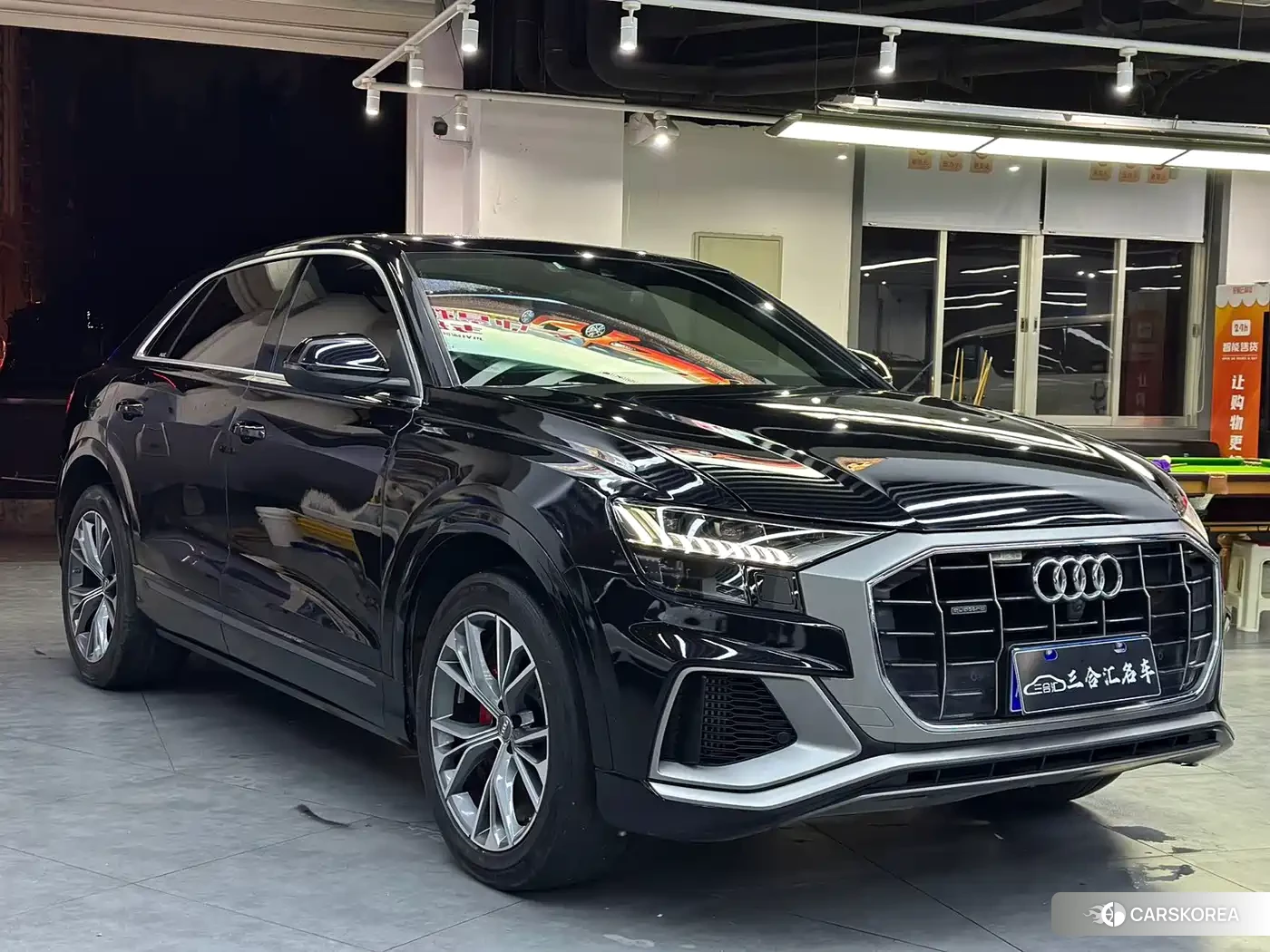 Audi Q8 2021 Черный из Китая