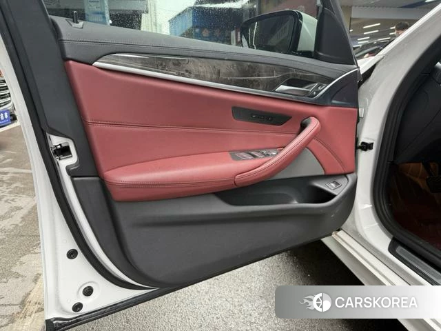 BMW 5 series 2021 Белый из Китая
