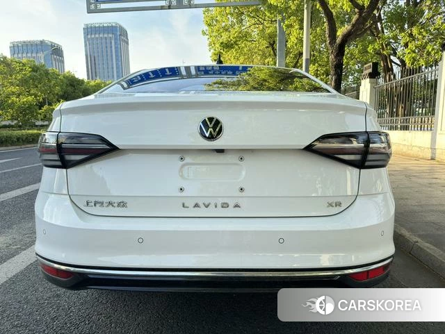 Volkswagen Lavida 2024 Белый из Китая