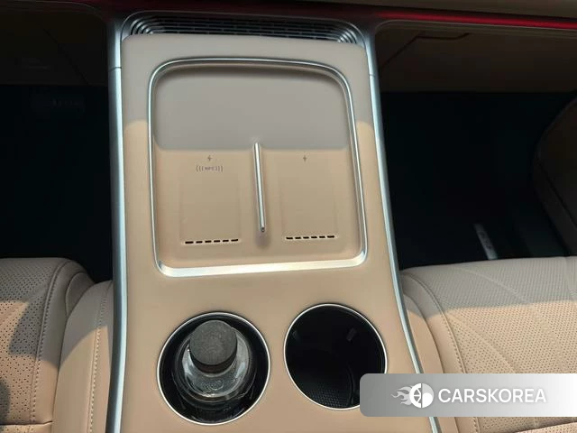 Xiaopeng Motors Xiaopeng G9 2025 Белый из Китая