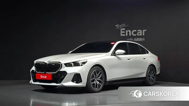 BMW 5 Series (G60) 2025 Белый из Кореи