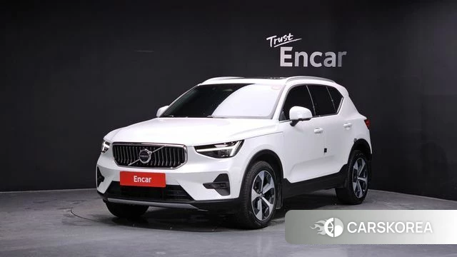 Volvo XC40 2025 Белый из Кореи