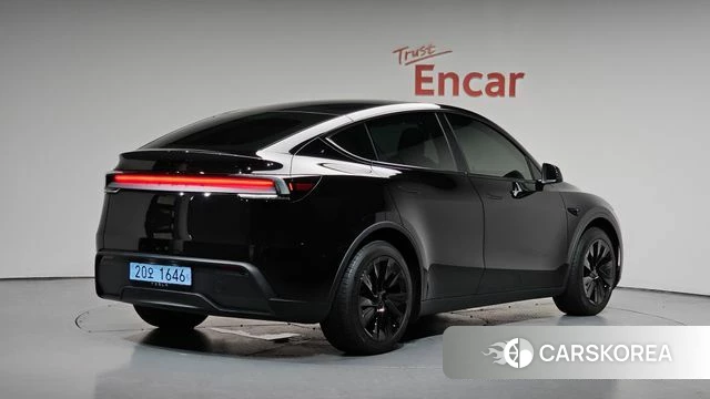Tesla Model Y 2025 Черный из Кореи