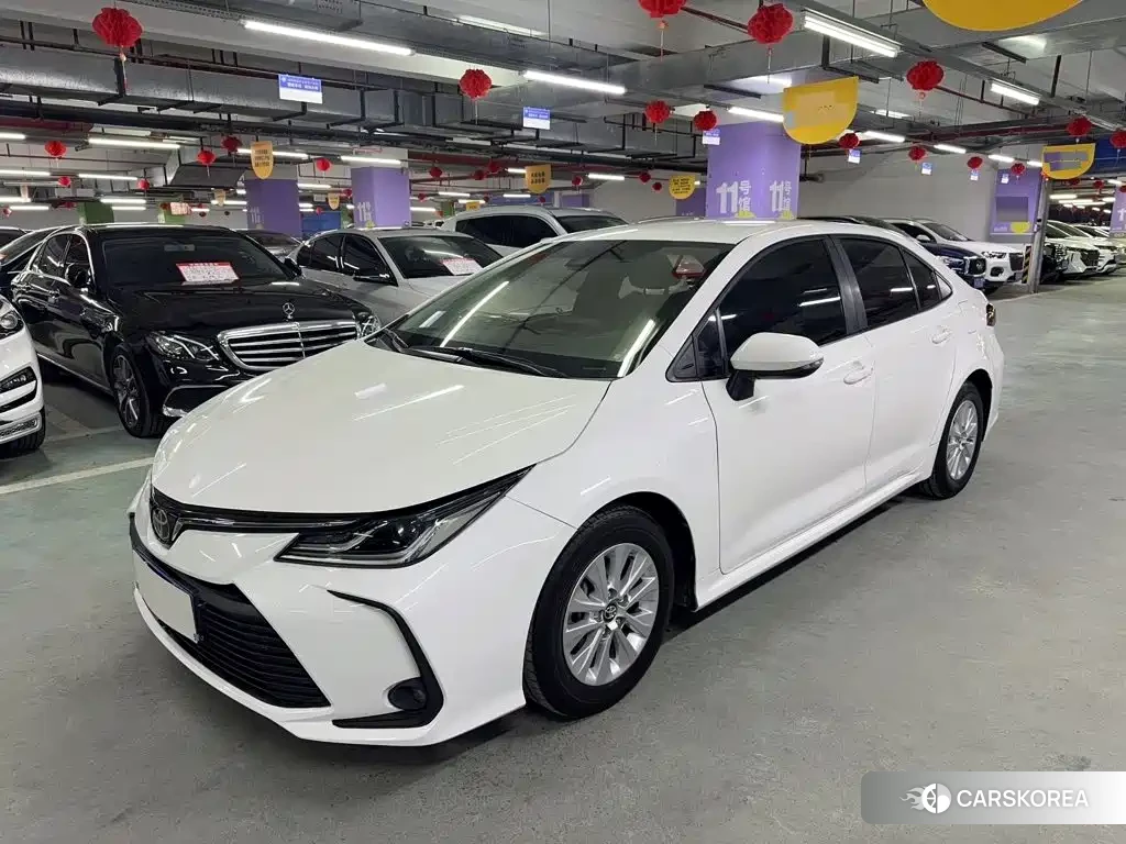 Toyota Corolla 2022 Белый из Китая
