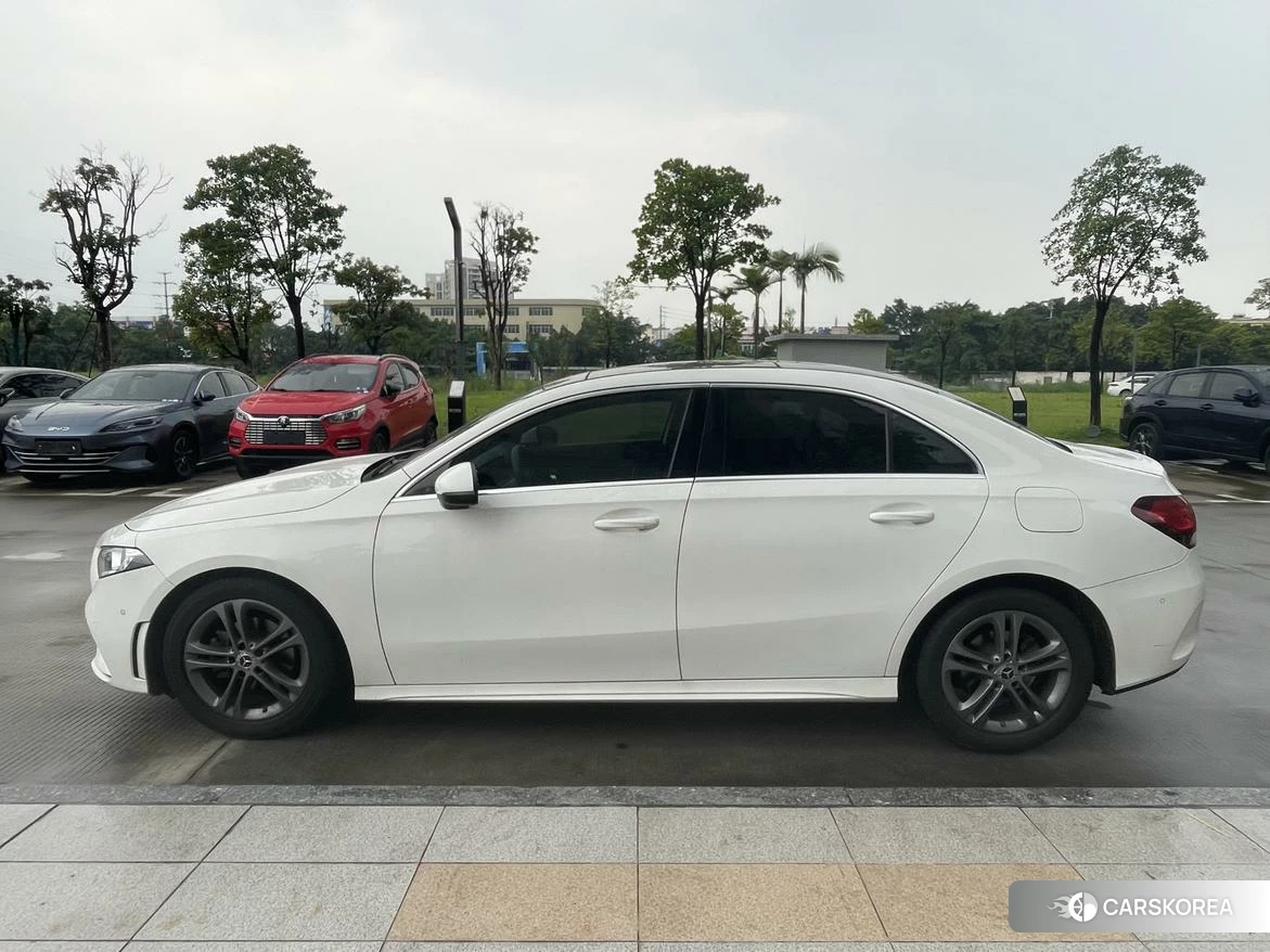 Mercedes-Benz Class A 2021 Белый из Китая