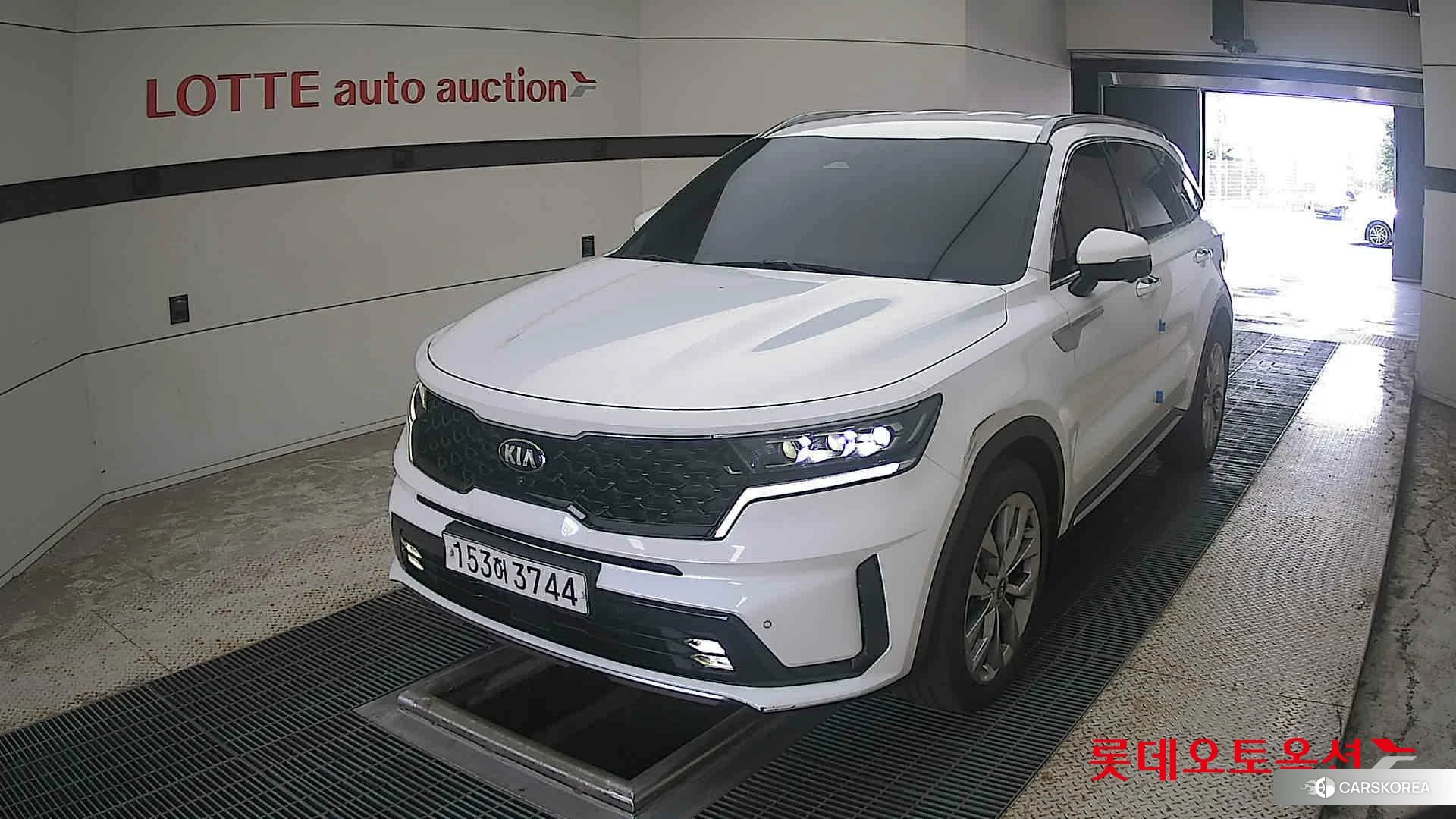 Kia Sorento 2021 Snow White Pearl (optional) из Кореи