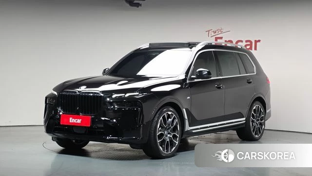 BMW X7 (G07) 2023 Черный из Кореи