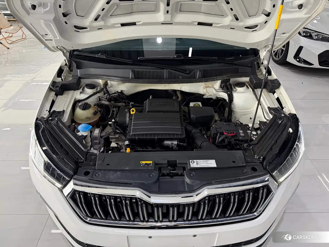 Skoda Komick 2023 Белый из Китая