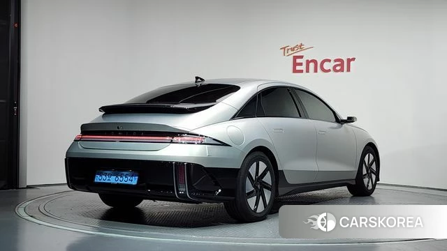 Hyundai Ionic 6 2024 Серебристо-серый из Кореи