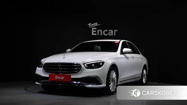 Mercedes-Benz E-Class W213 2023 Белый из Кореи