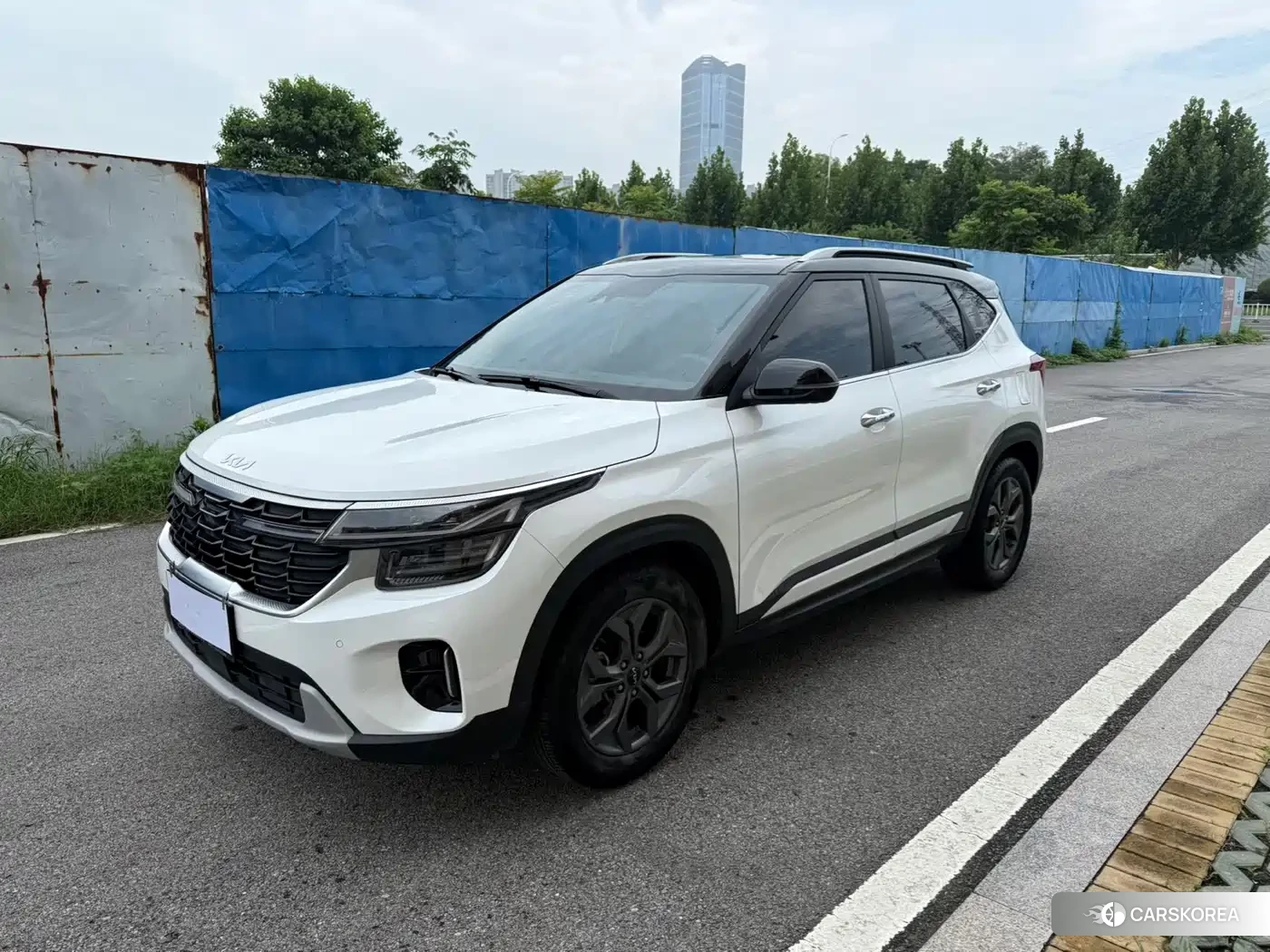 Kia Seltos 2023 Белый из Китая