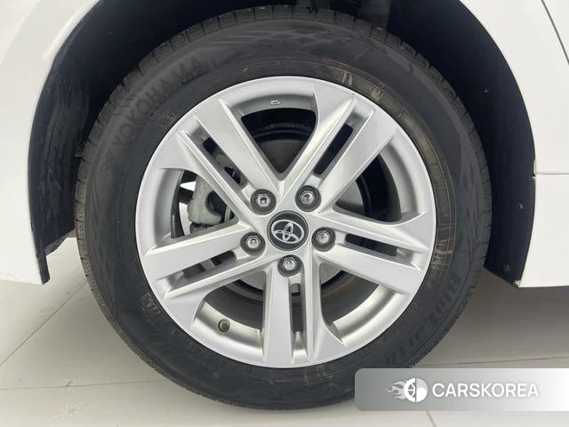 Toyota Lei Ling 2022 Белый из Китая