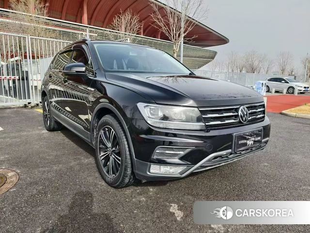 Volkswagen Tiguan L 2021 Черный из Китая