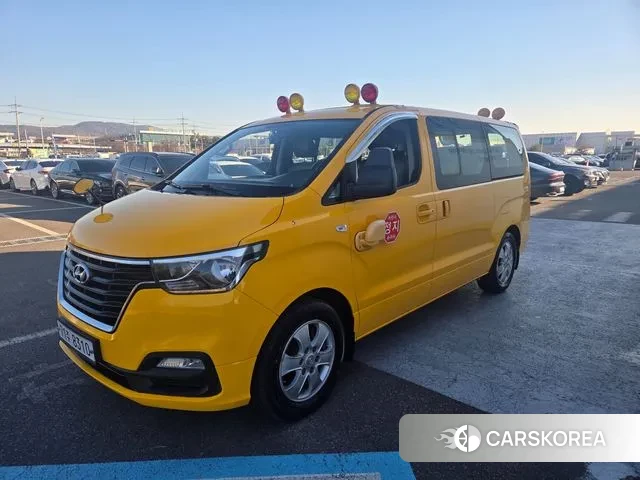 Hyundai The New Grand Starex 2018 Желтый из Кореи