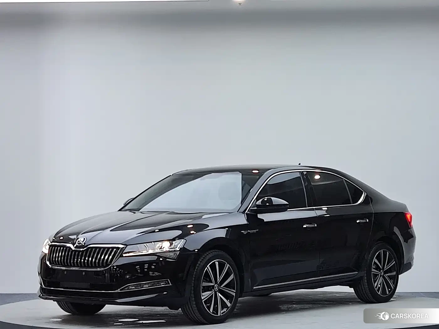 Skoda Superb 2024 Черный из Китая