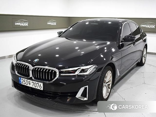 BMW 5 Series (G30) 2022 Черный из Кореи