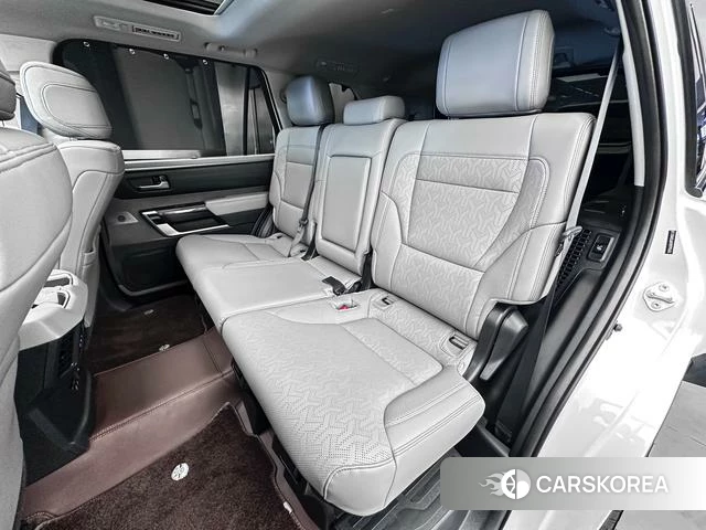 Toyota Sequoia 2023 Белый из Китая